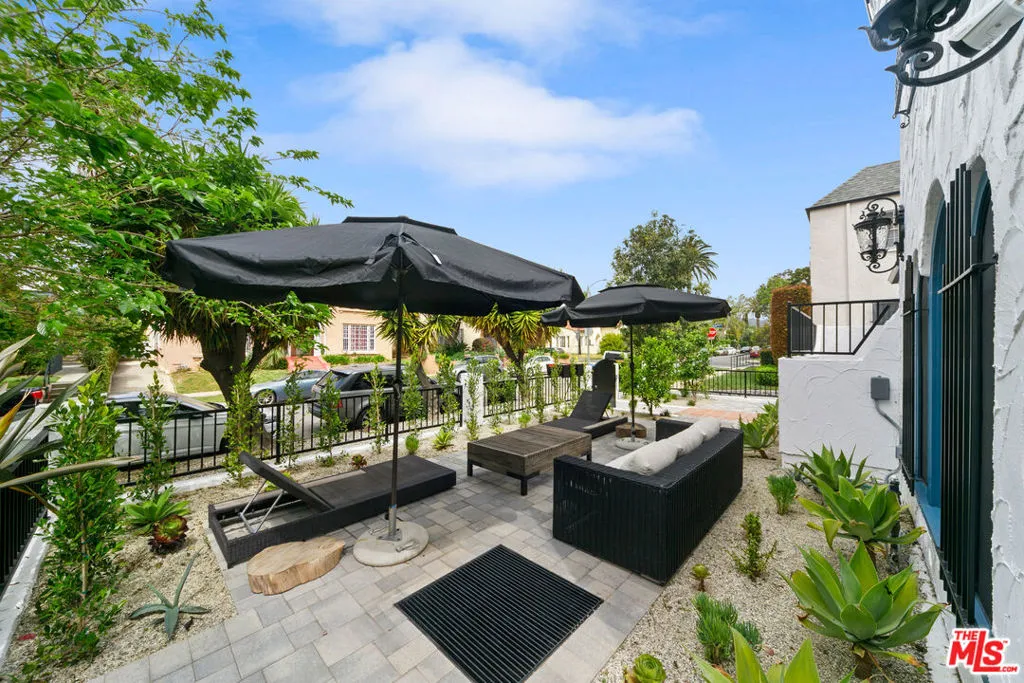 Front Patio/Common Area