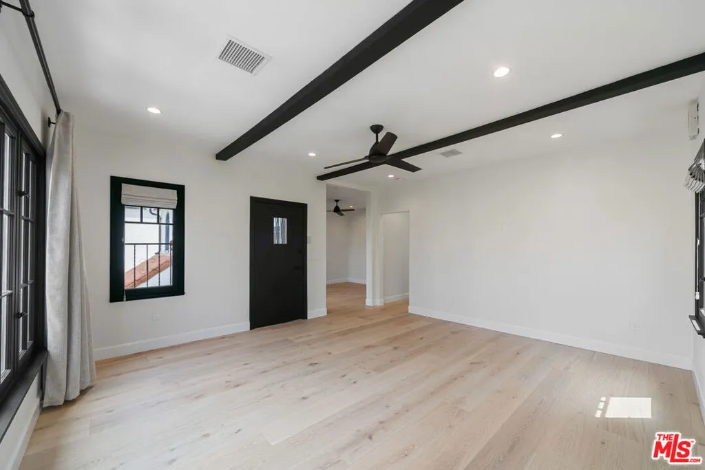 Upper Unit Living Area