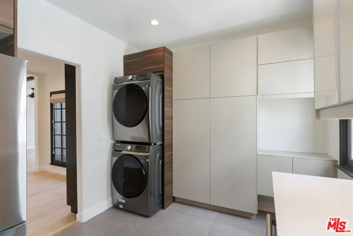 Upper Unit Gourmet Kitchen
