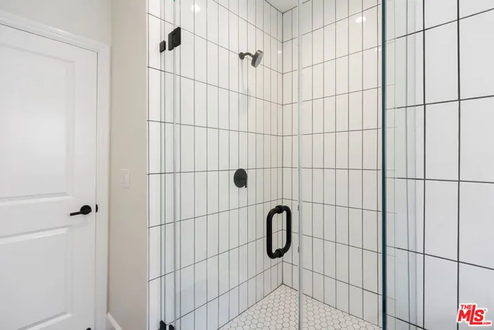Upper Unit Guest Bath