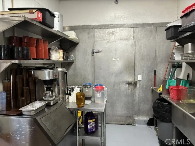 14357 Victory Blvd B, Van Nuys, California 91401 — photo 4