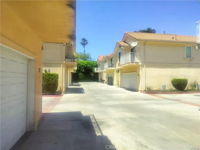 14627 Gledhill, Panorama City, California 91402 — photo 4