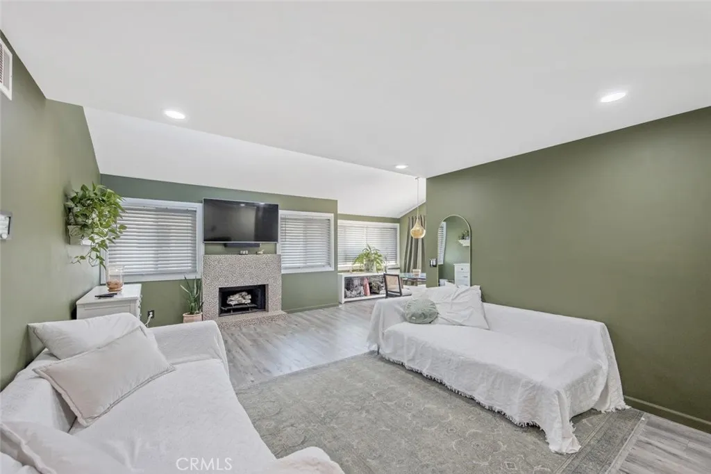 27068 Hidaway, Canyon Country, California 91351 — photo 5