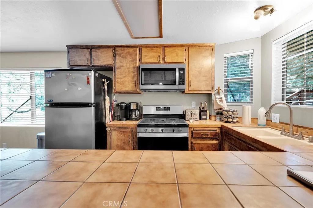 2434 Fir Drive, Running Springs, California 92382 — photo 5