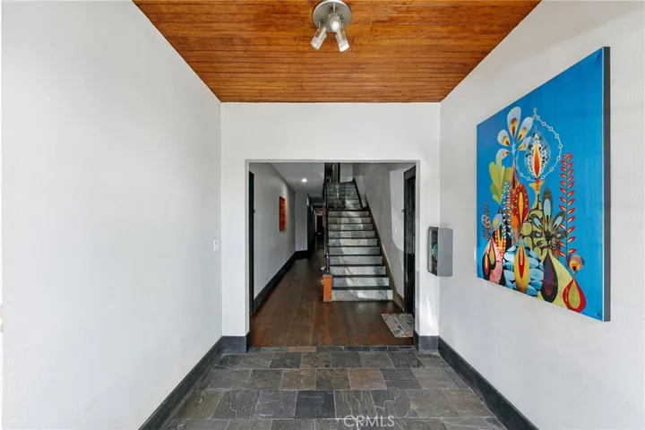 235 Linden, Long Beach, California 90802 — photo 5