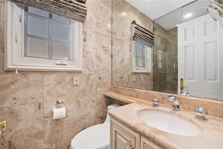 Upstairs 3/4 bath