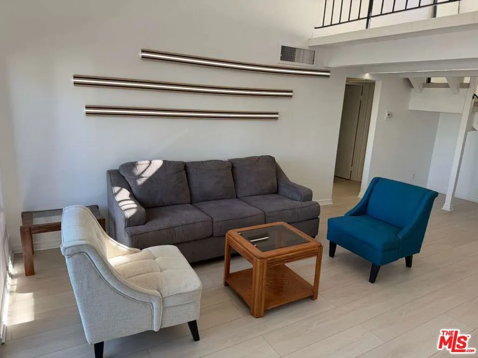 18350 Hatteras Street 278, Tarzana, California 91356 — photo 5