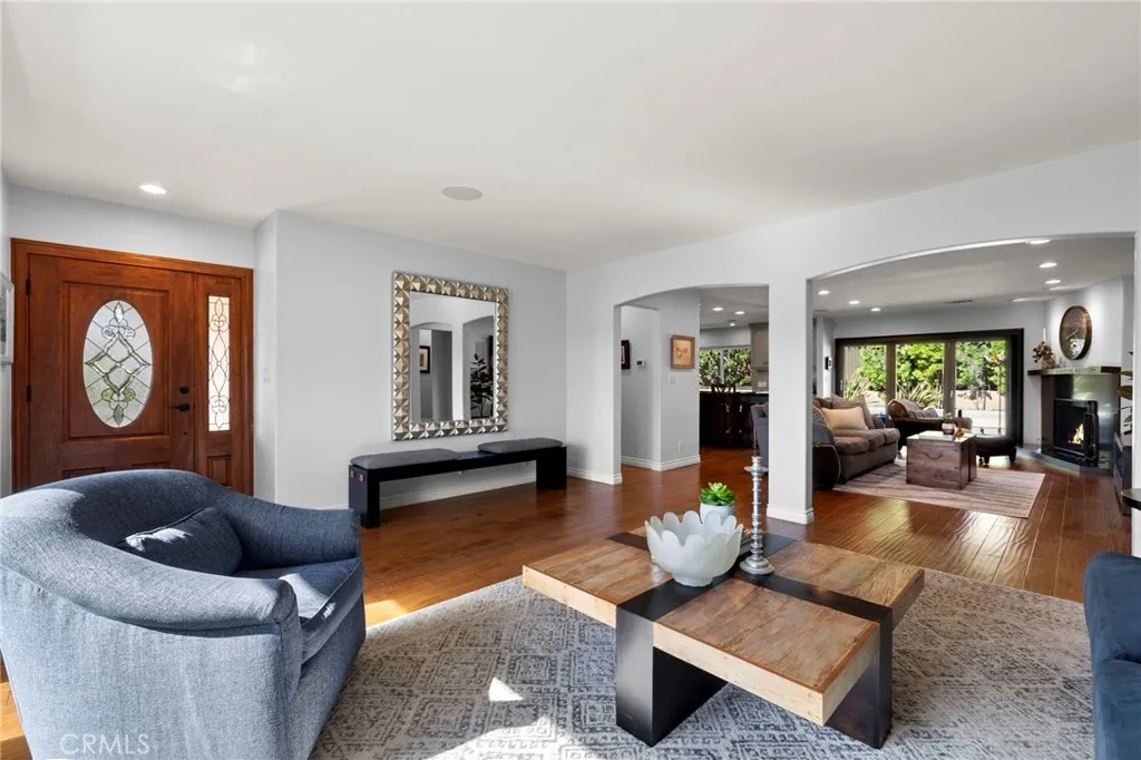5581 E Lonna Linda Drive, Long Beach, California 90815 — photo 4