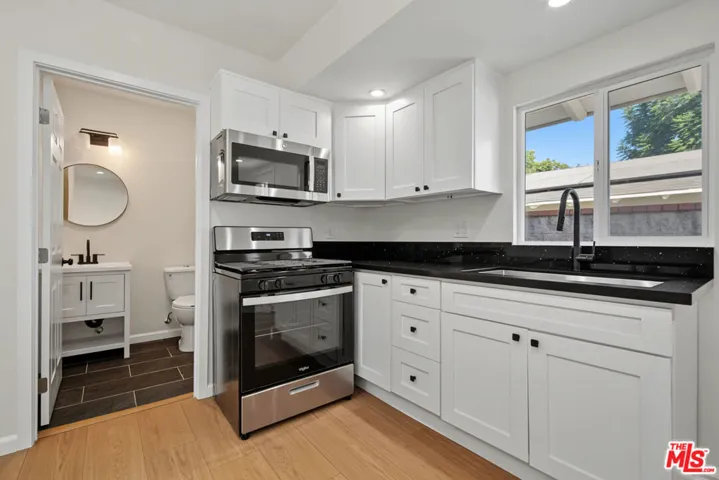11510 Fenton Avenue, Sylmar, California 91342 — photo 4