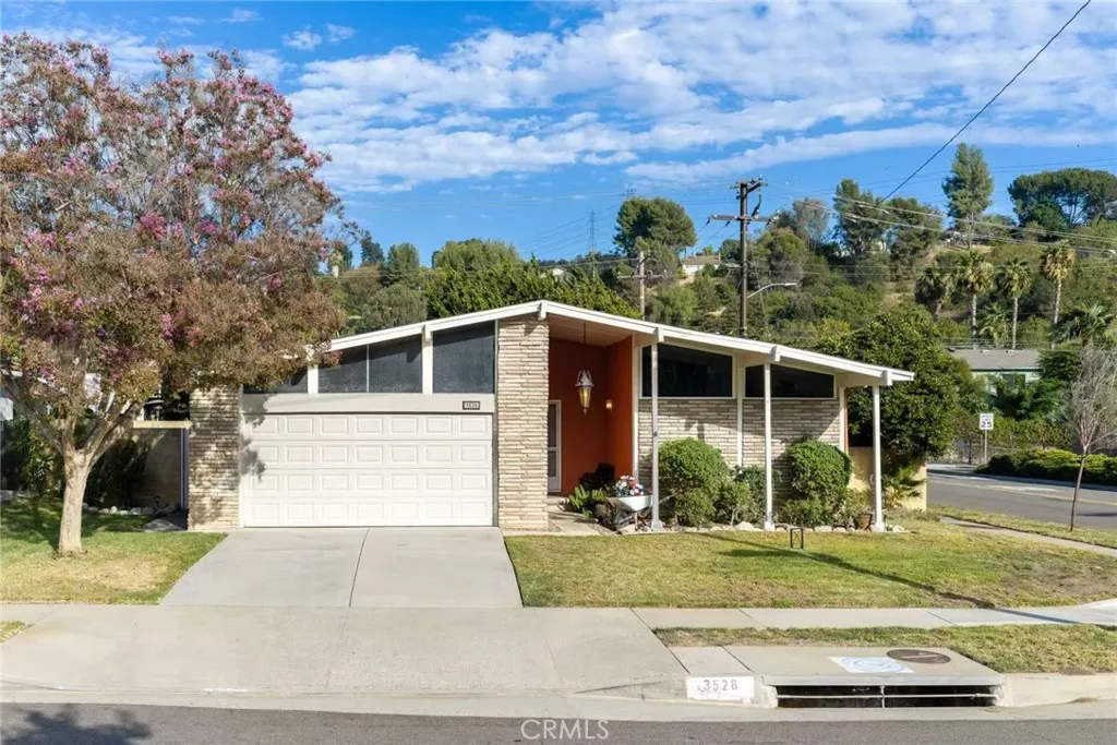 3528 Castle Rock Rd
