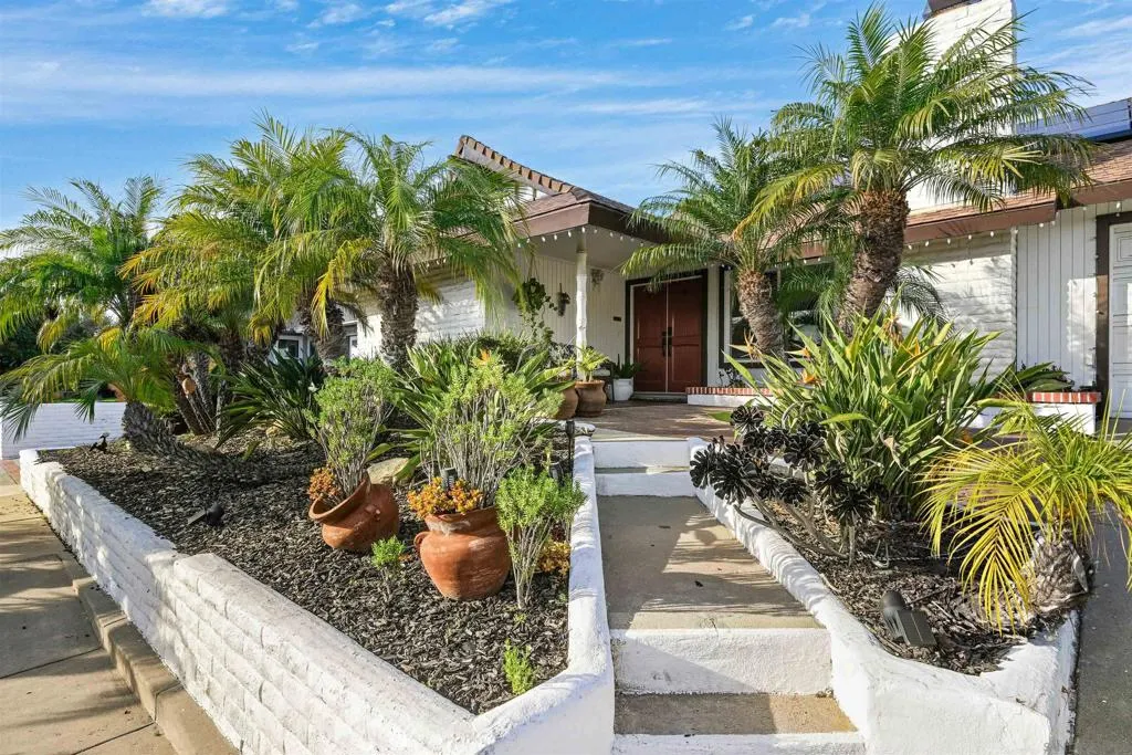 4008 Via Los Padres