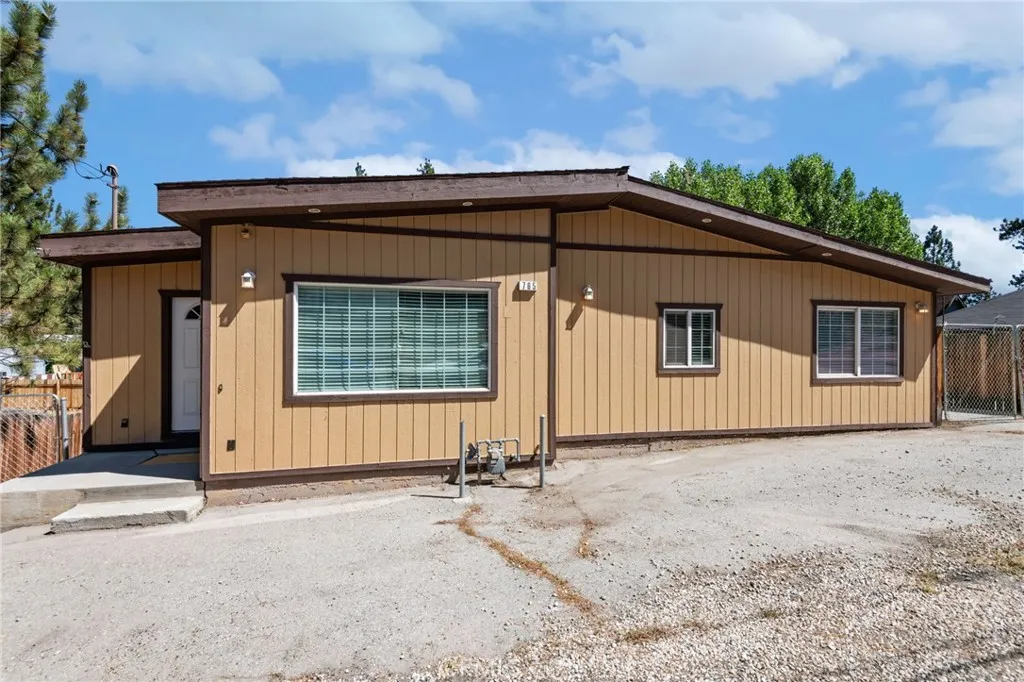 765 W Big Bear Blvd