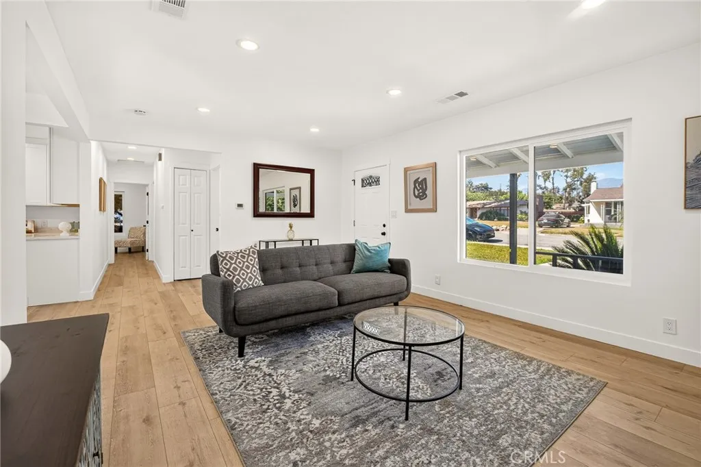 268 W Willow, Pomona, California 91768 — photo 4