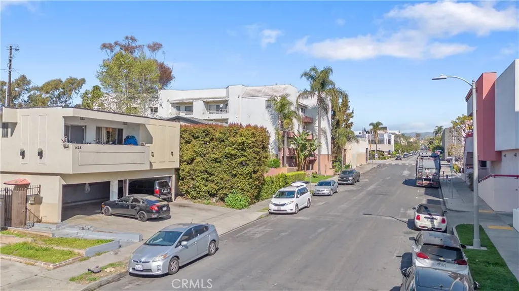 1525 Armacost Avenue, Los Angeles, California 90025 — photo 4