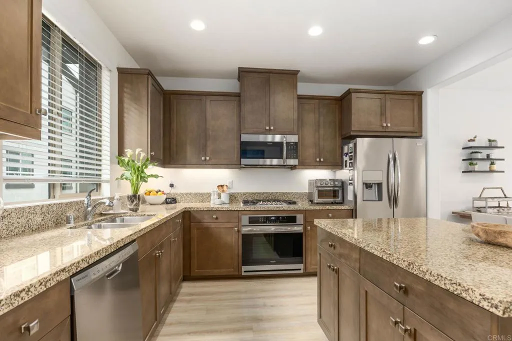 2227 Solara Ln