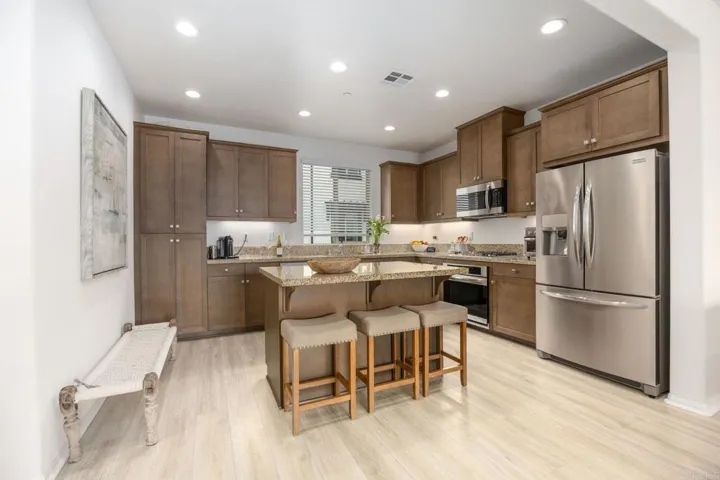 2227 Solara Lane, Vista, California 92081 — photo 5