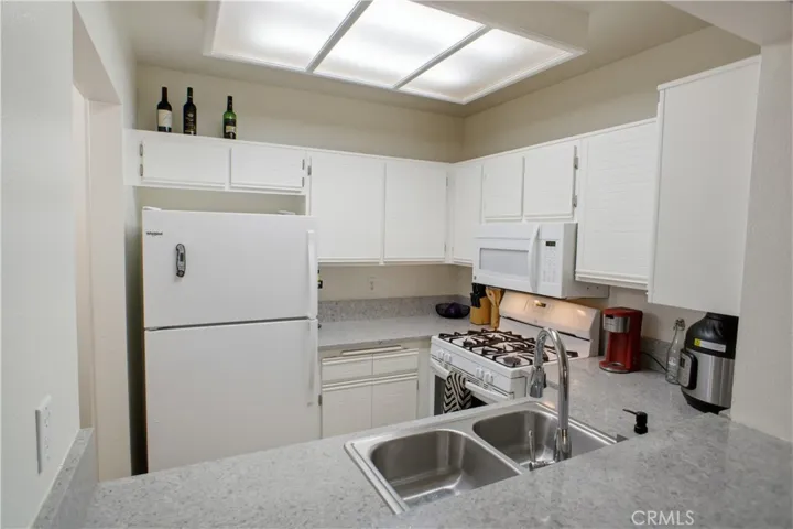 24115 Del Monte Drive 71, Valencia, California 91355 — photo 5