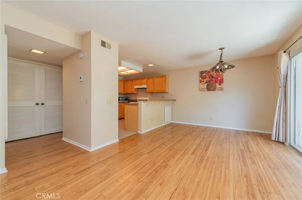 107 Oxford 34, Irvine, California 92612 — photo 5
