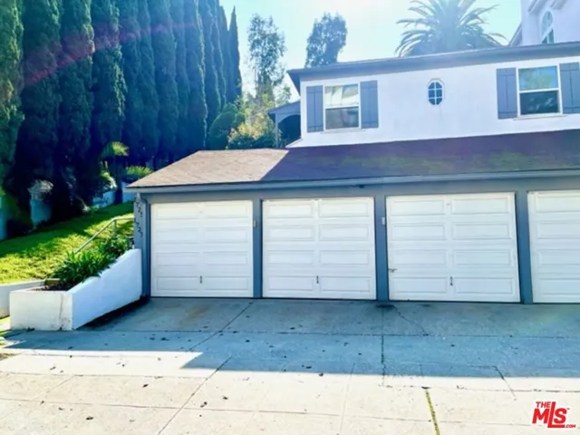 1-Car pvt garage + space in fr
