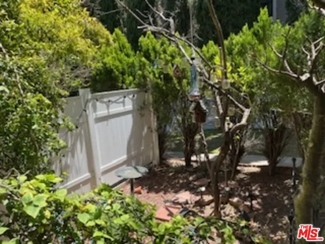 Private front garden