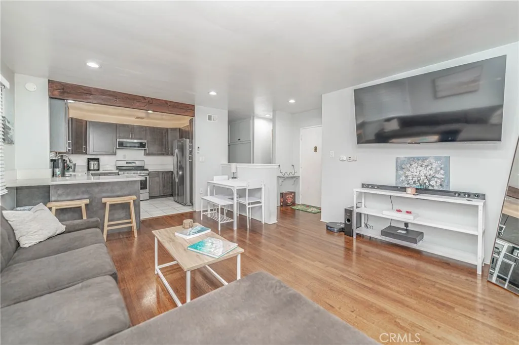 325 Cedar, Long Beach, California 90802 — photo 4