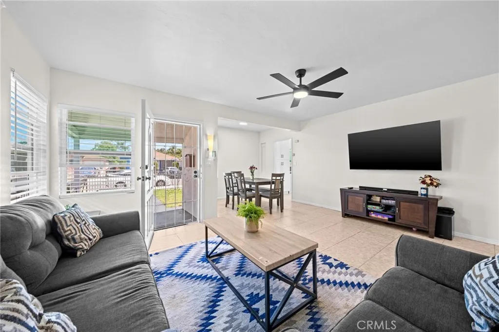 4020 Josephine, Lynwood, California 90262 — photo 4