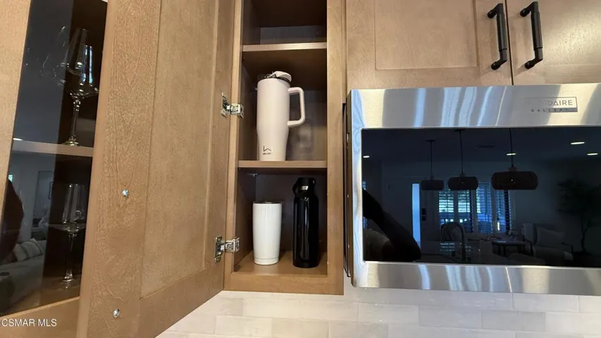 38_Coffee Mugs