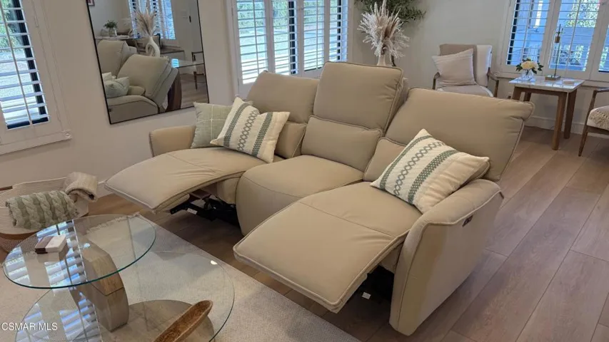 07_Recliner Couch
