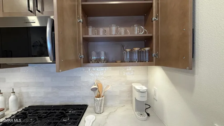 37_Glasses and Coffee Station