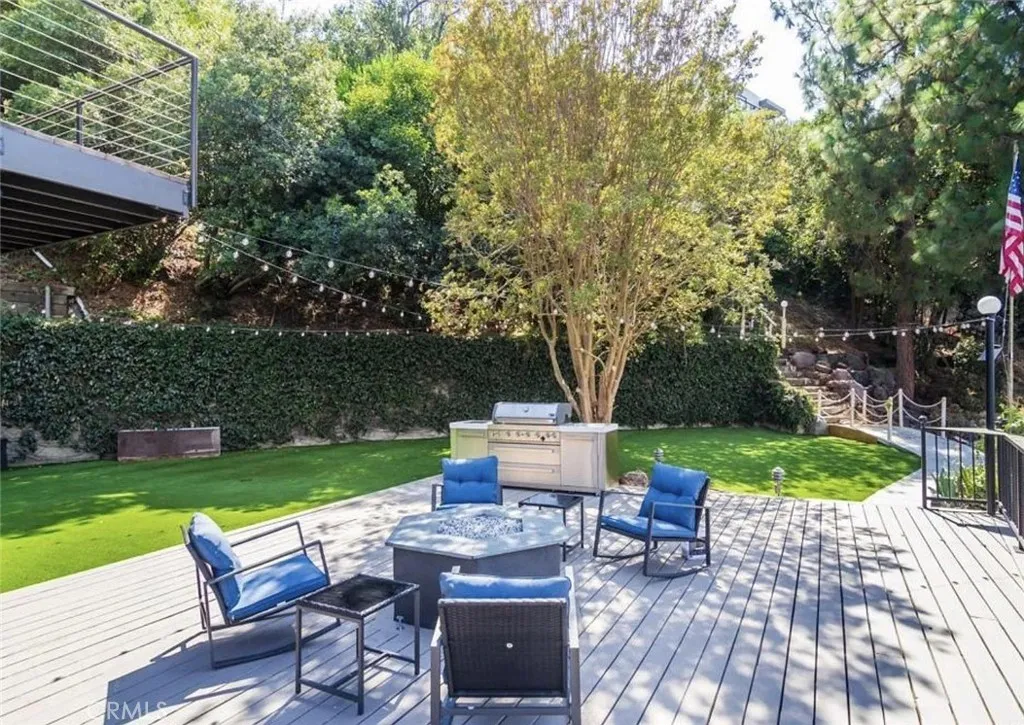 3656 Sunswept Drive, Studio City, California 91604 — photo 4