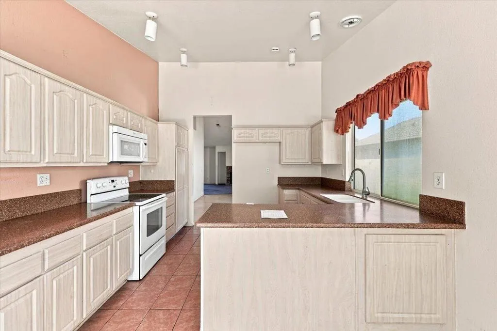 21-Kitchen