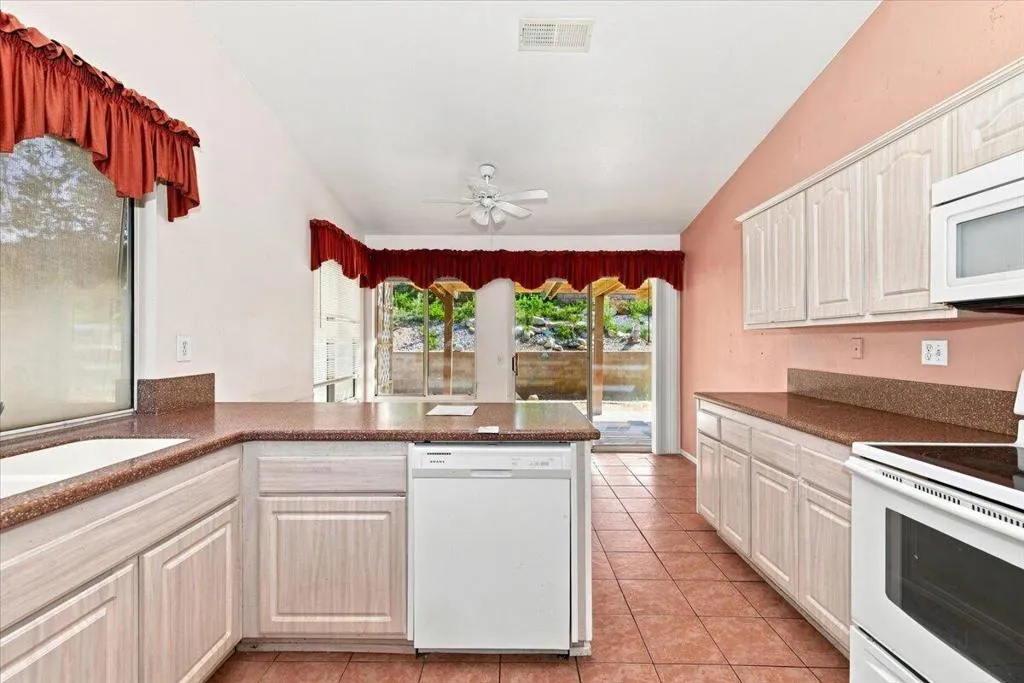 20-Kitchen