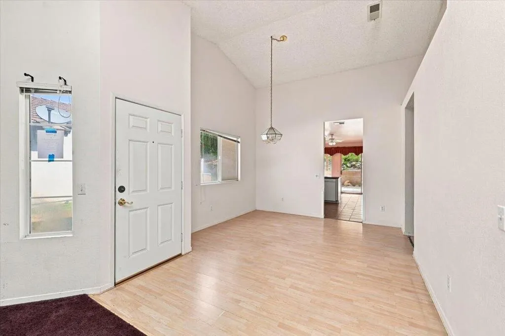 08-Entry and Interior