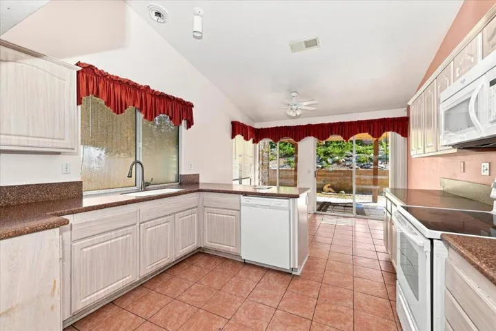 19-Kitchen