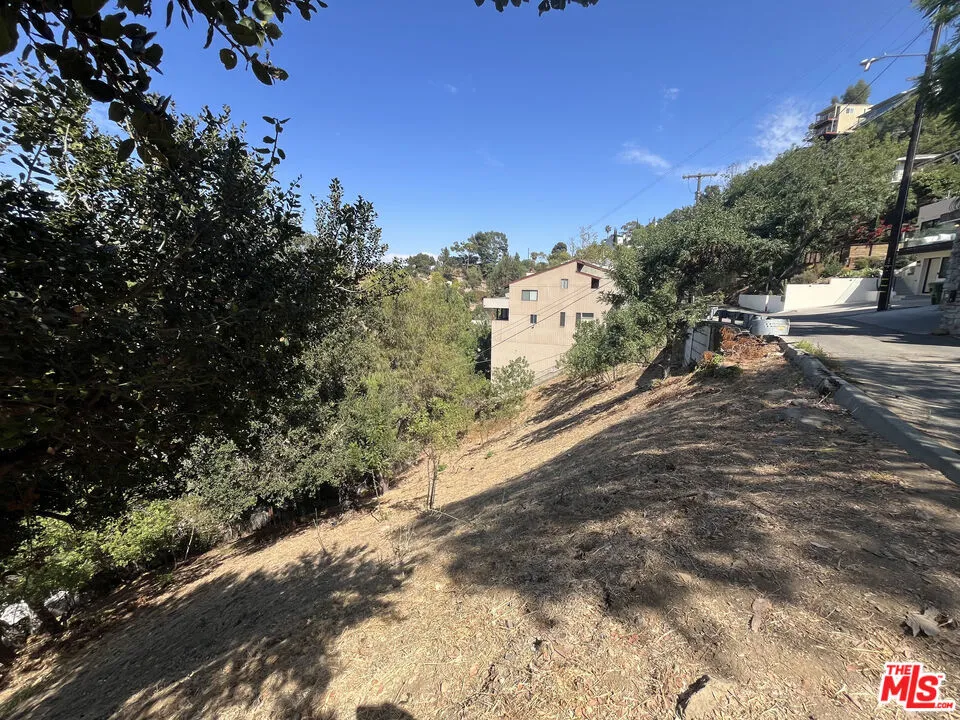 7247 W Sunnydip Trail, Los Angeles, California 90068 — photo 4