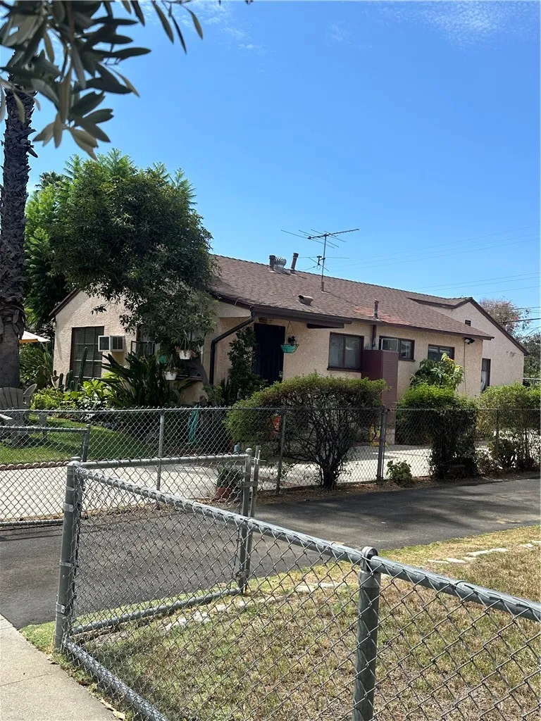 8719 Tilden, Panorama City, California 91402 — photo 4