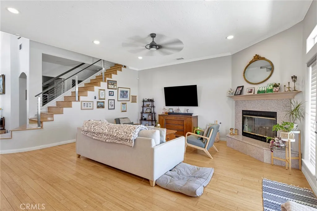 18065 Lakeview, Victorville, California 92395 — photo 4