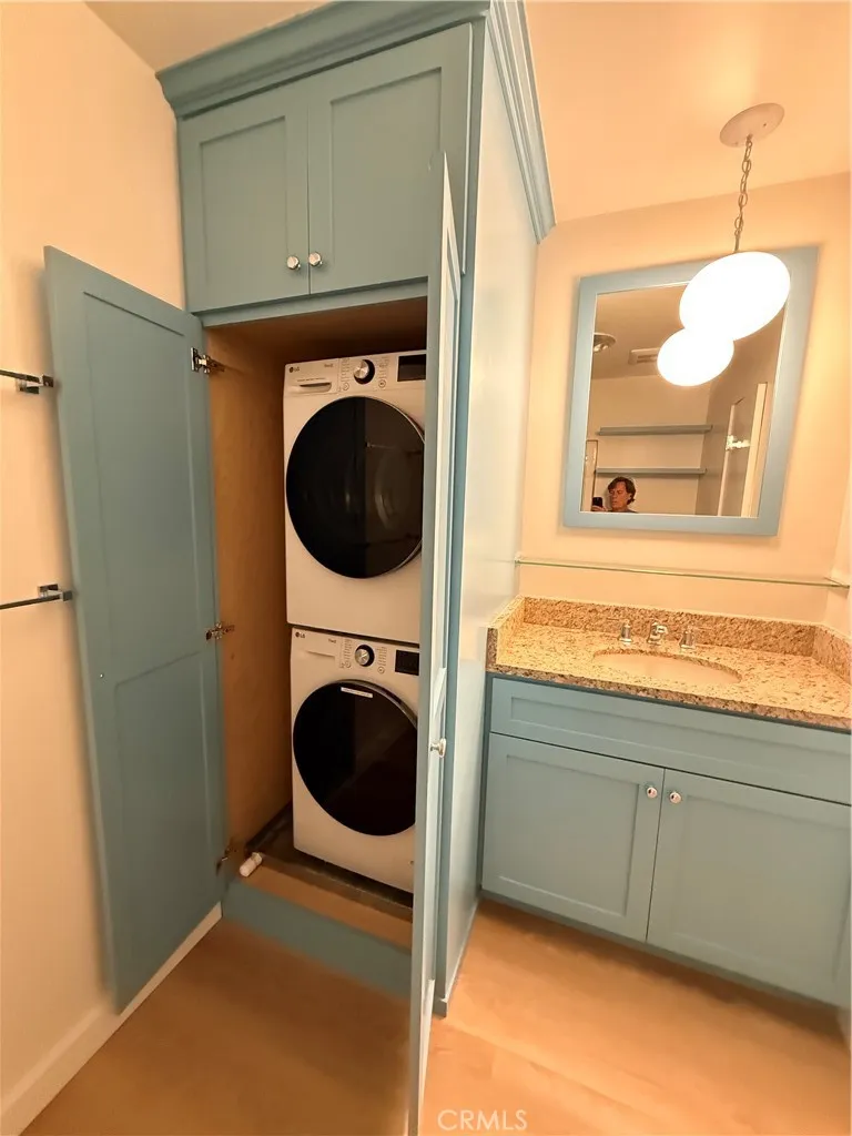 washer dryer in seoncdary bath