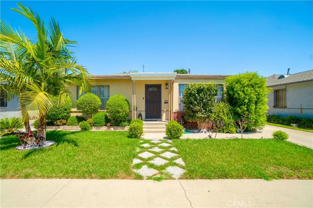 1208 S Stoneacre, Compton, California 90221 — photo 4