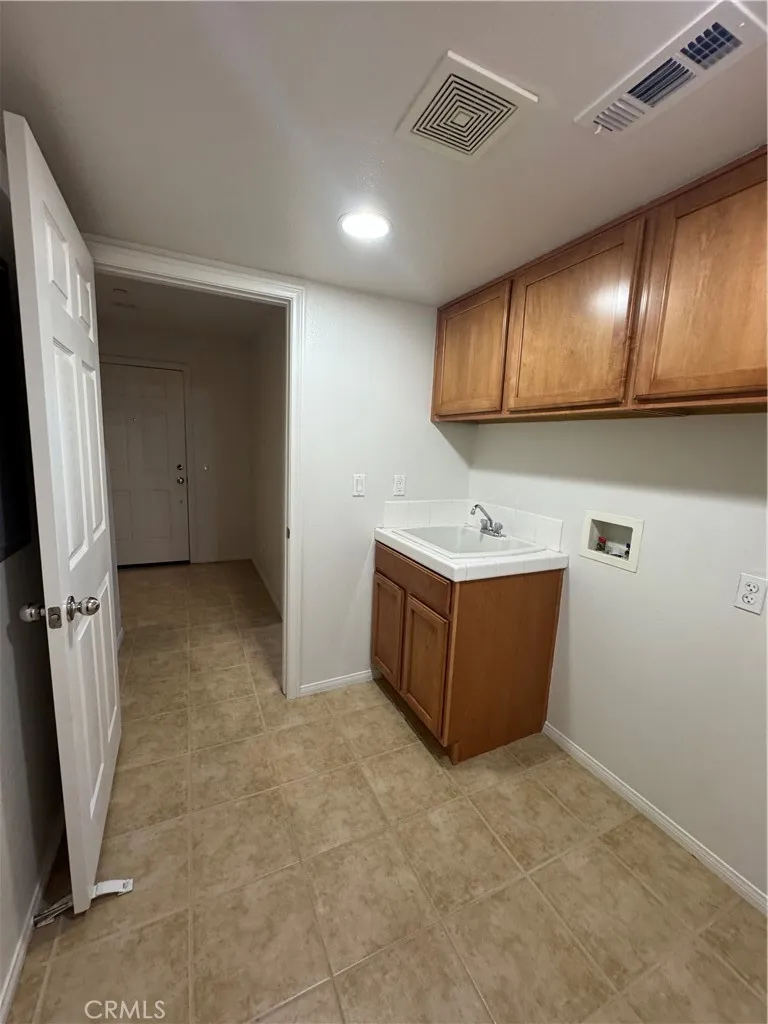 First floor: Laundry room