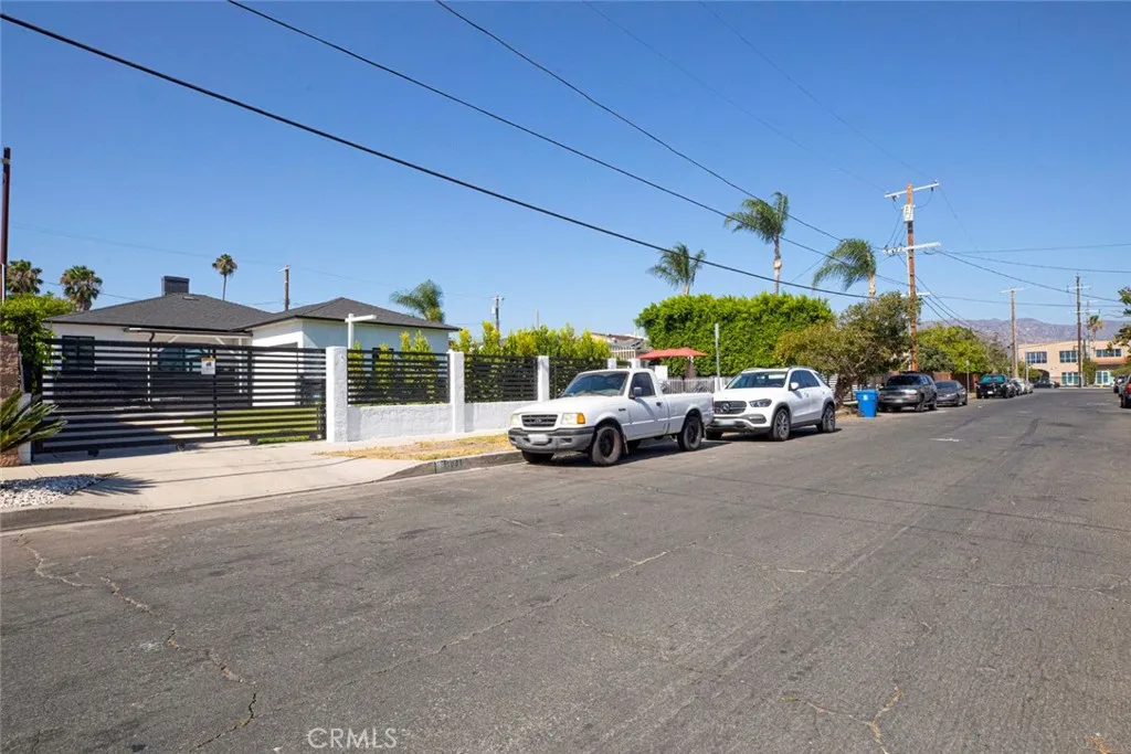 11031 Lull Street, Sun Valley, California 91352 — photo 5