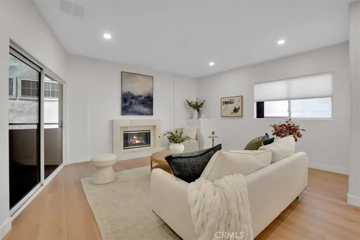 Living RooLiving Room m