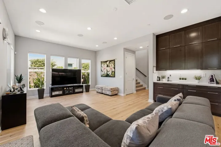 20715 Butternut Circle, Porter Ranch, California 91326 — photo 5