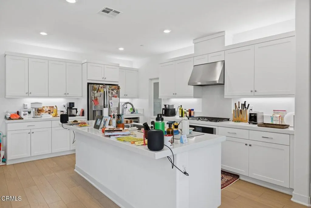 409 Snowdrop Lane, Santa Paula, California 93060 — photo 5