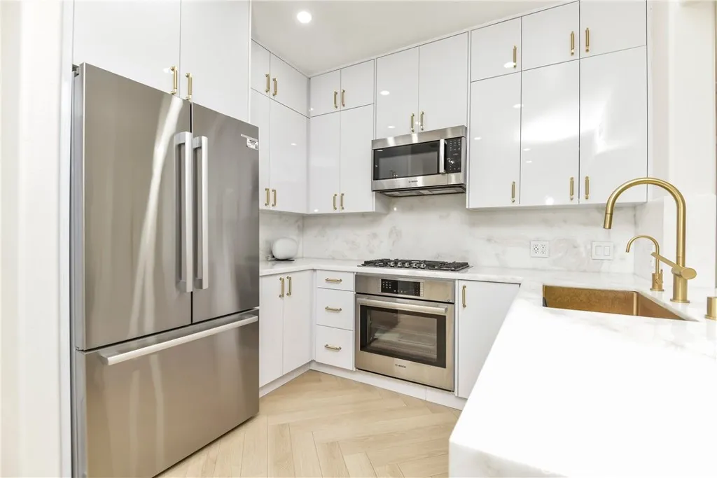 250 N First St 321, Burbank, California 91502 — photo 5