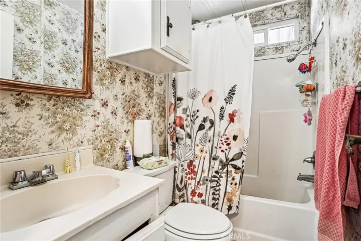 7101 Rosecrans Ave, Paramount, California 90723 — photo 5