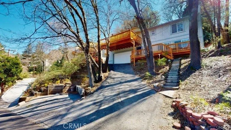 621 Arth Dr