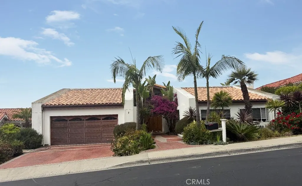 Rare Single Level Home with lots of potential!