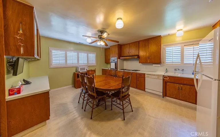 9321 Sideview, Downey, California 90240 — photo 4