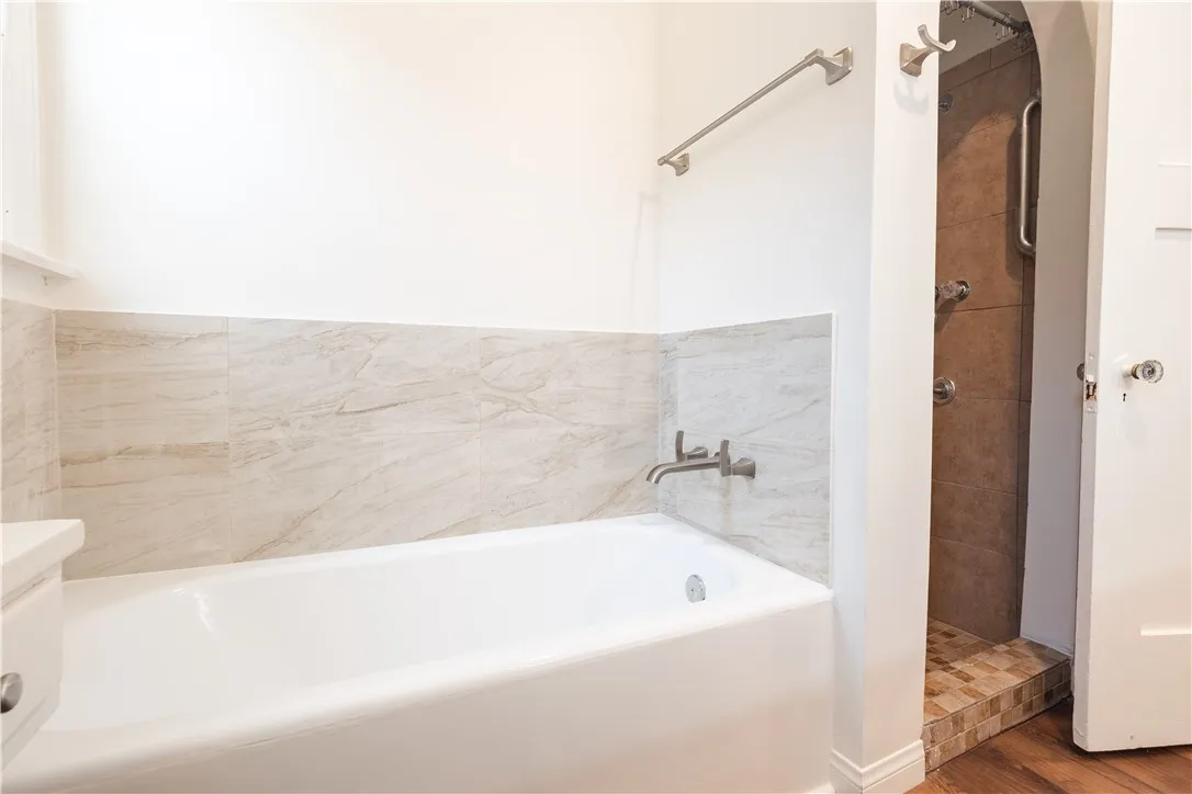 Bath tub Bath tub